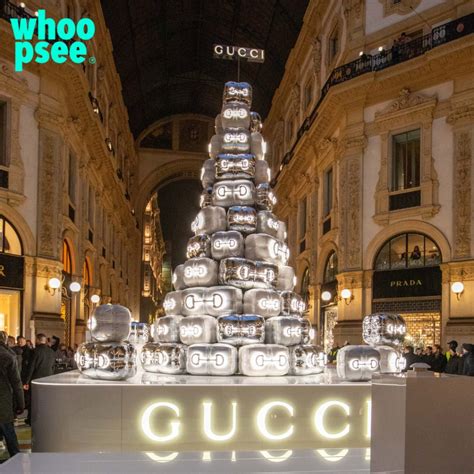 albero di natale di gucci a milano|L’albero di Natale Gucci a Milano: sogno di Design o .